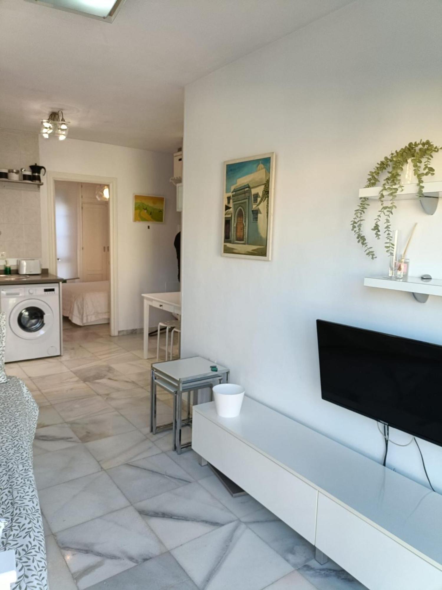 Alaska Centro Rosaleda Málaga